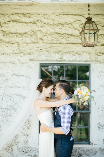 garden-wedding-with-a-preppy-vibe
