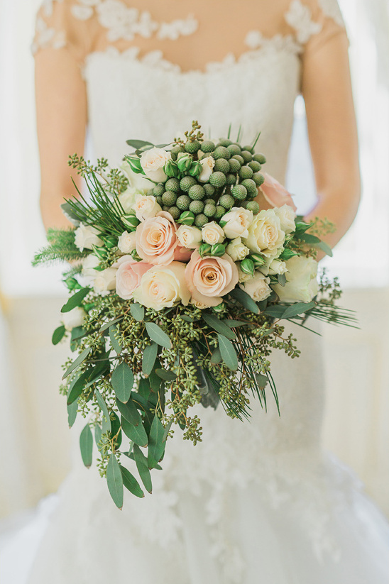 peach and green bouquet from Petals Markham @weddingchicks
