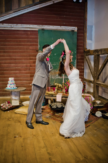 historic-farm-barn-wedding