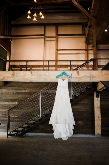 historic-farm-barn-wedding
