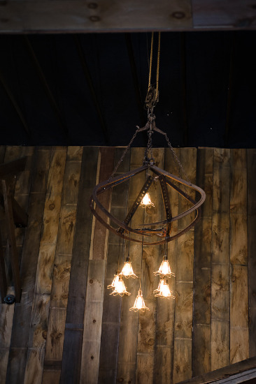 historic-farm-barn-wedding