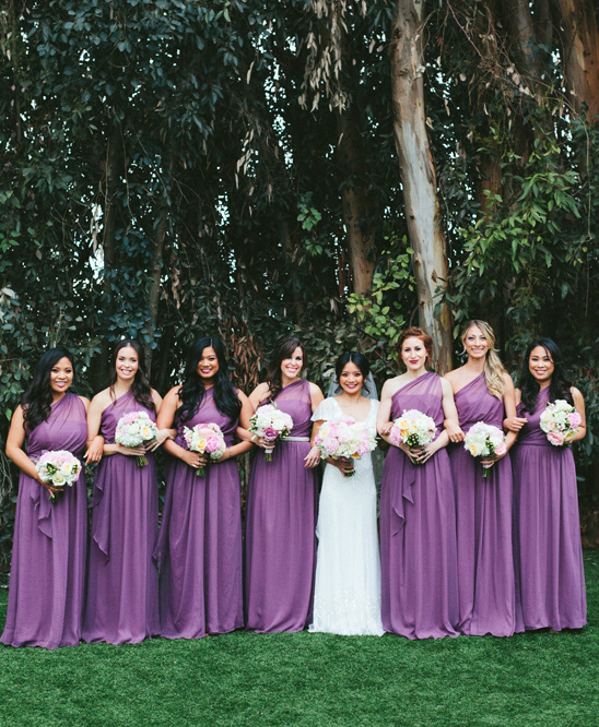 bridesmaids in purple @weddingchicks
