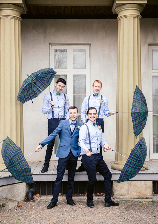 suspenders and bow tie groomsmen in blue @weddingchicks