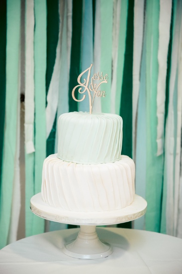 mid-century-blue-and-green-wedding