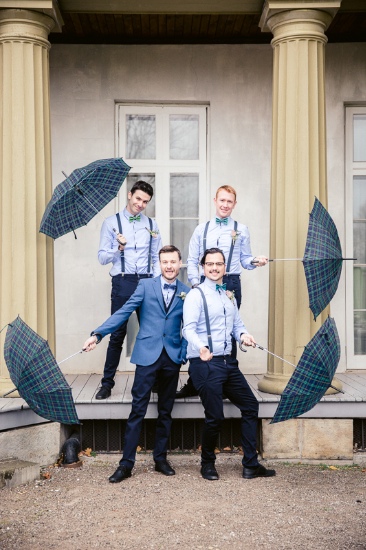 mid-century-blue-and-green-wedding