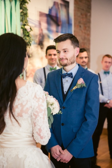 mid-century-blue-and-green-wedding