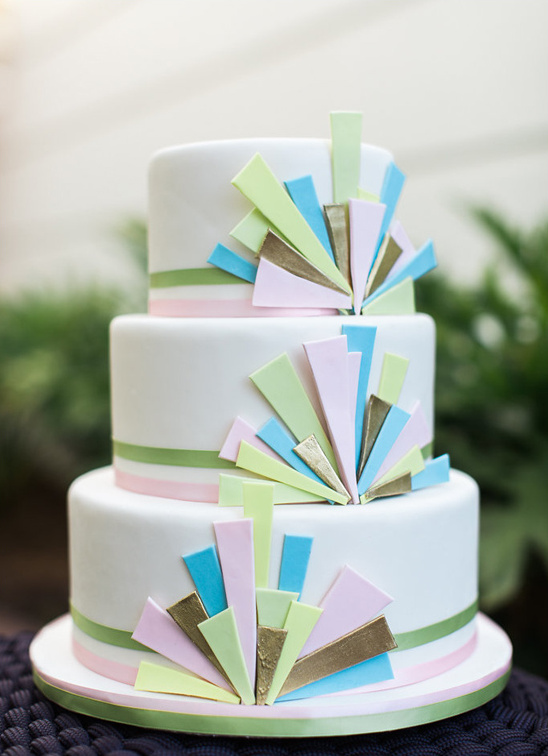 art deco inspired wedding cake @weddingchicks