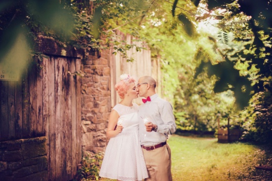 retro-summer-time-wedding-inspiration