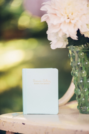 retro-summer-time-wedding-inspiration