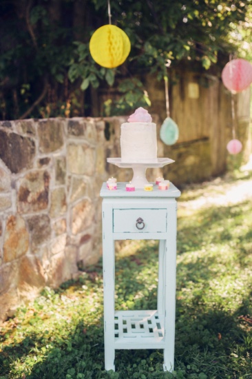retro-summer-time-wedding-inspiration