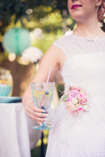 retro-summer-time-wedding-inspiration