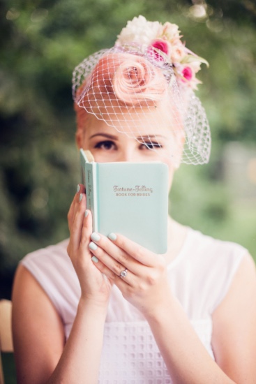 retro-summer-time-wedding-inspiration