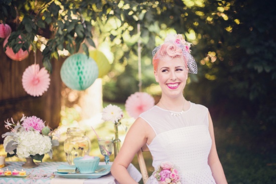 retro-summer-time-wedding-inspiration