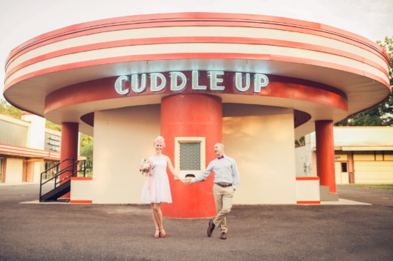 retro-summer-time-wedding-inspiration