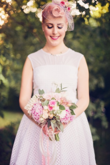 retro-summer-time-wedding-inspiration