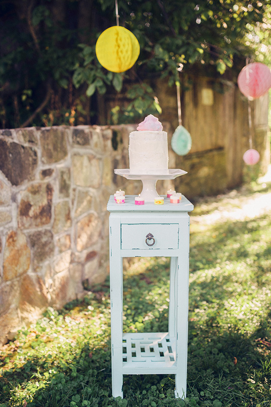 wedding cake table idea @weddingchicks