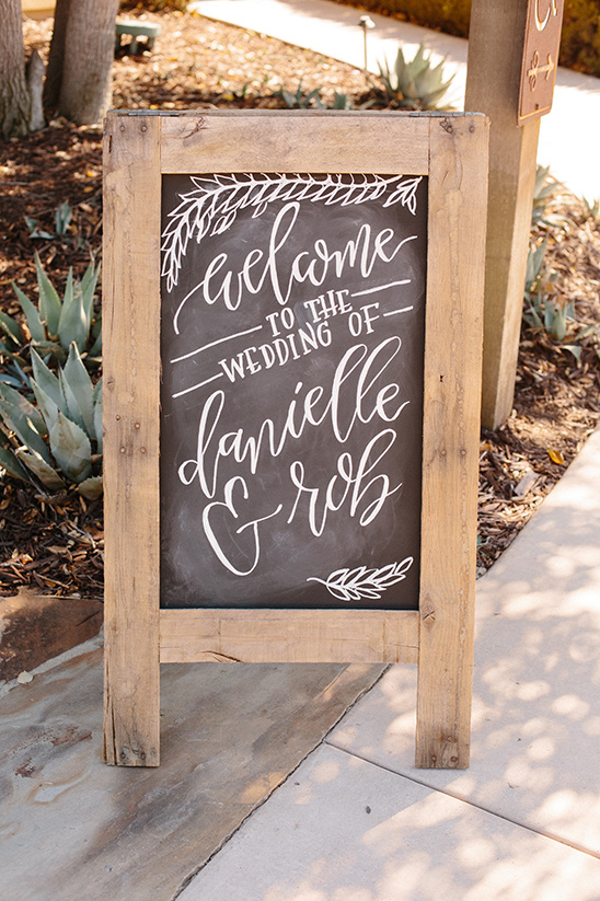 chalkboard wedding welcome sign @weddingchicks