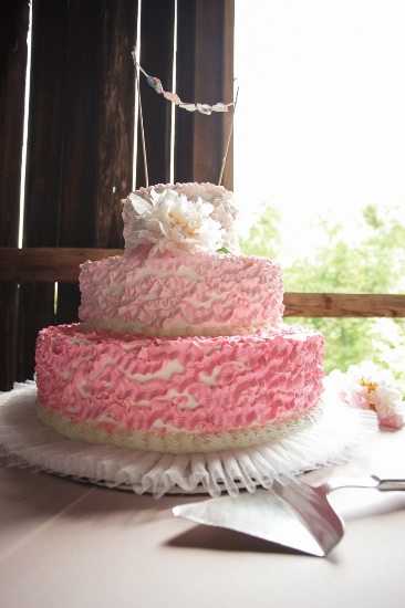 romantic-barn-wedding