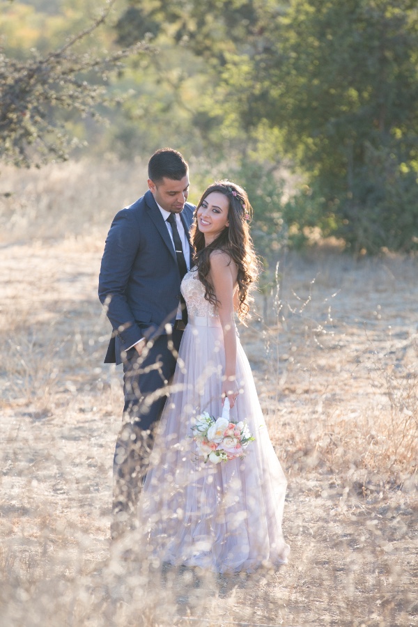 romantic-engagement-outfits