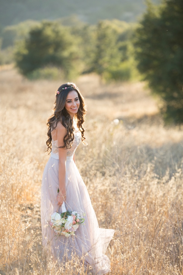 romantic-engagement-outfits
