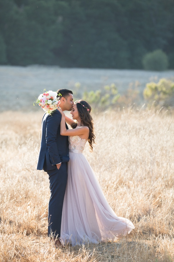 romantic-engagement-outfits