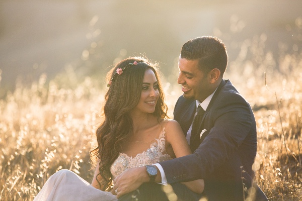 romantic-engagement-outfits