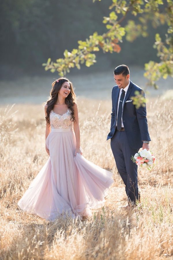 romantic-engagement-outfits