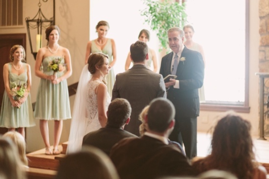 rustic-and-charming-chapel-wedding