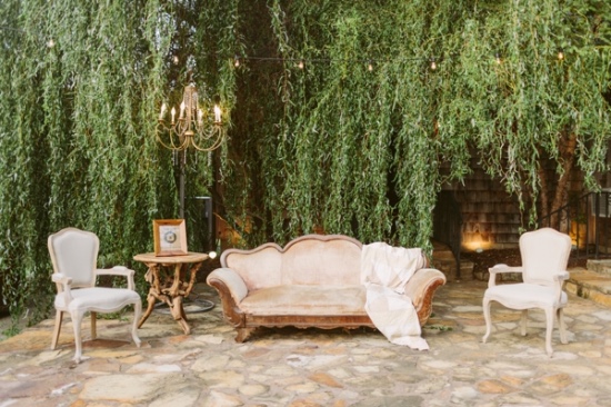 rustic-and-charming-chapel-wedding