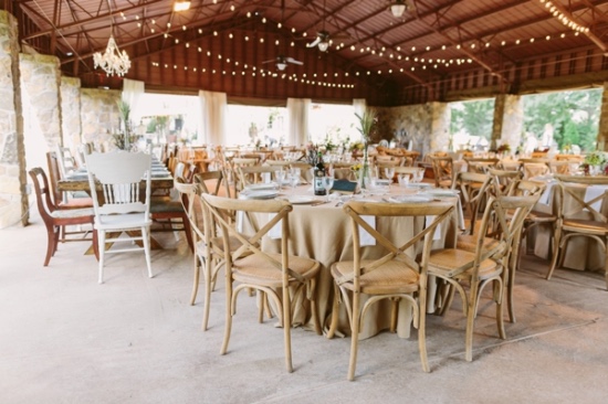 rustic-and-charming-chapel-wedding