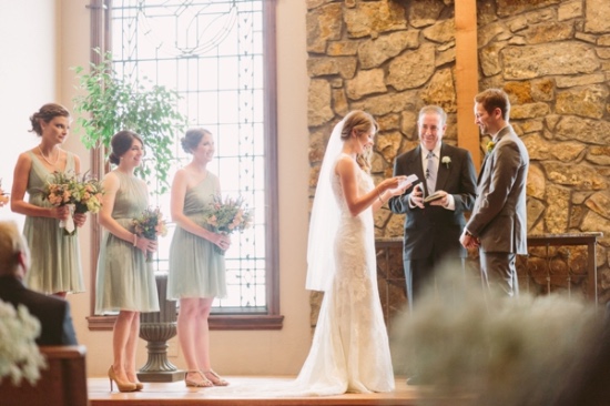 rustic-and-charming-chapel-wedding
