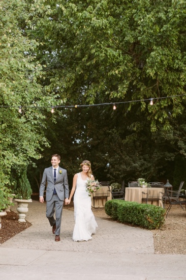 rustic-and-charming-chapel-wedding