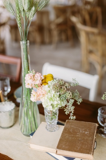 rustic-and-charming-chapel-wedding