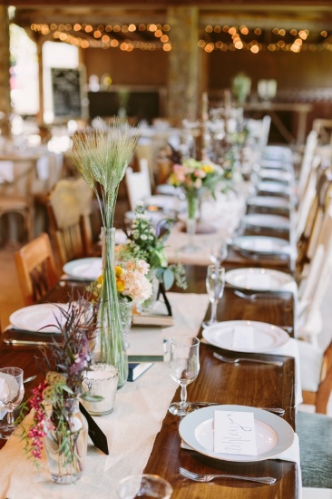rustic-and-charming-chapel-wedding