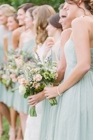 rustic-and-charming-chapel-wedding