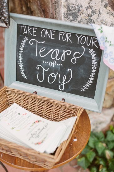 rustic-and-charming-chapel-wedding
