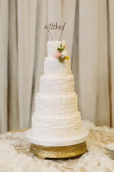 rustic-and-charming-chapel-wedding