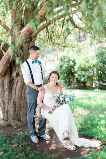 rustic-blue-and-white-wedding
