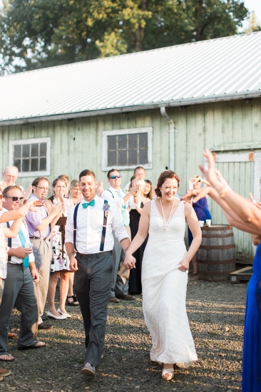 rustic-blue-and-white-wedding