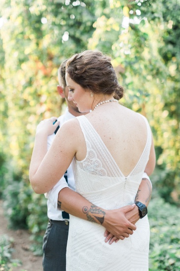 rustic-blue-and-white-wedding