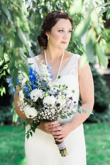 rustic-blue-and-white-wedding