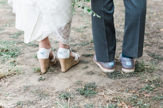 rustic-blue-and-white-wedding