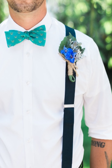 rustic-blue-and-white-wedding