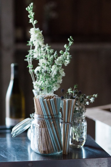 rustic-blue-and-white-wedding