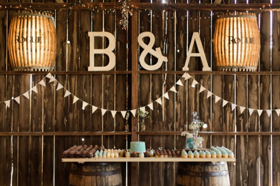 rustic-blue-and-white-wedding