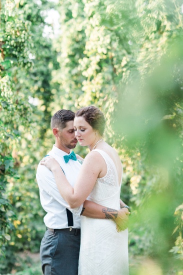 rustic-blue-and-white-wedding