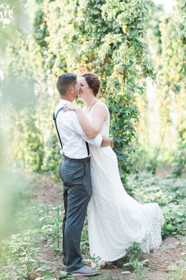 rustic-blue-and-white-wedding