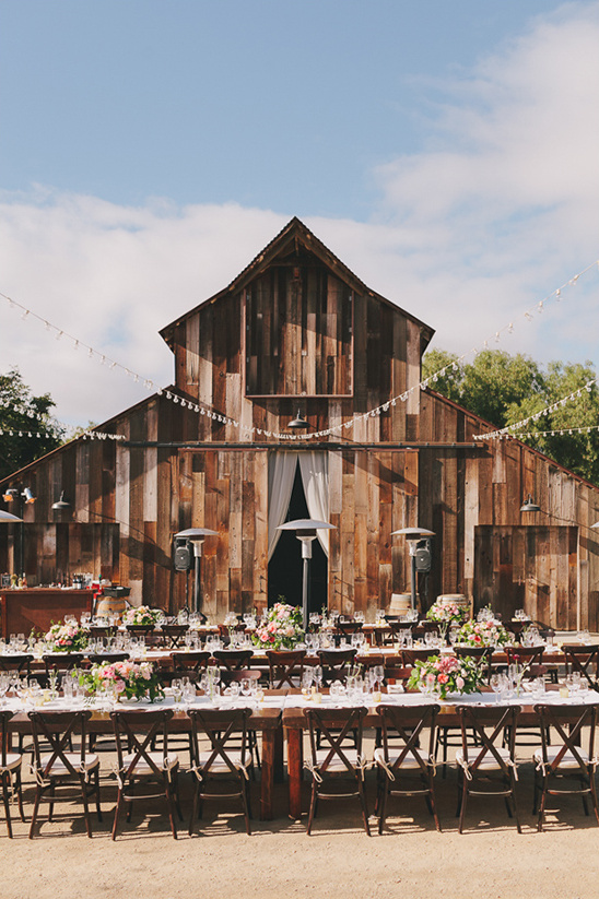rustic barn wedding @weddingchicks
