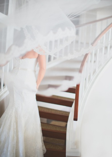 shades-of-white-wedding-in-hawaii