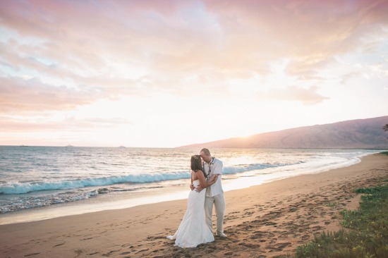 shades-of-white-wedding-in-hawaii